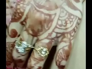 नयी नवेली दुल्हन का पति ने  चूत चेक किया तथा नयी नवेली दुल्हन अपने पति के आडियो के सेक्सी विडियो बनाया