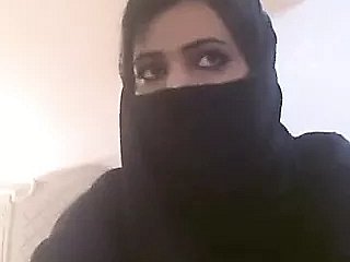 Arabische Frauen nearly Hijab zeigen ihre Titten